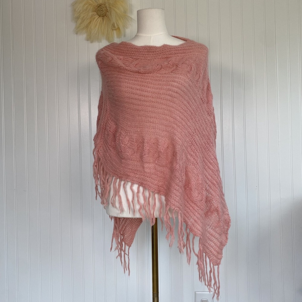 Vintage American Eagle Y2K Cable Knit Fringe Cape Poncho Asymmetric Mohair Soft